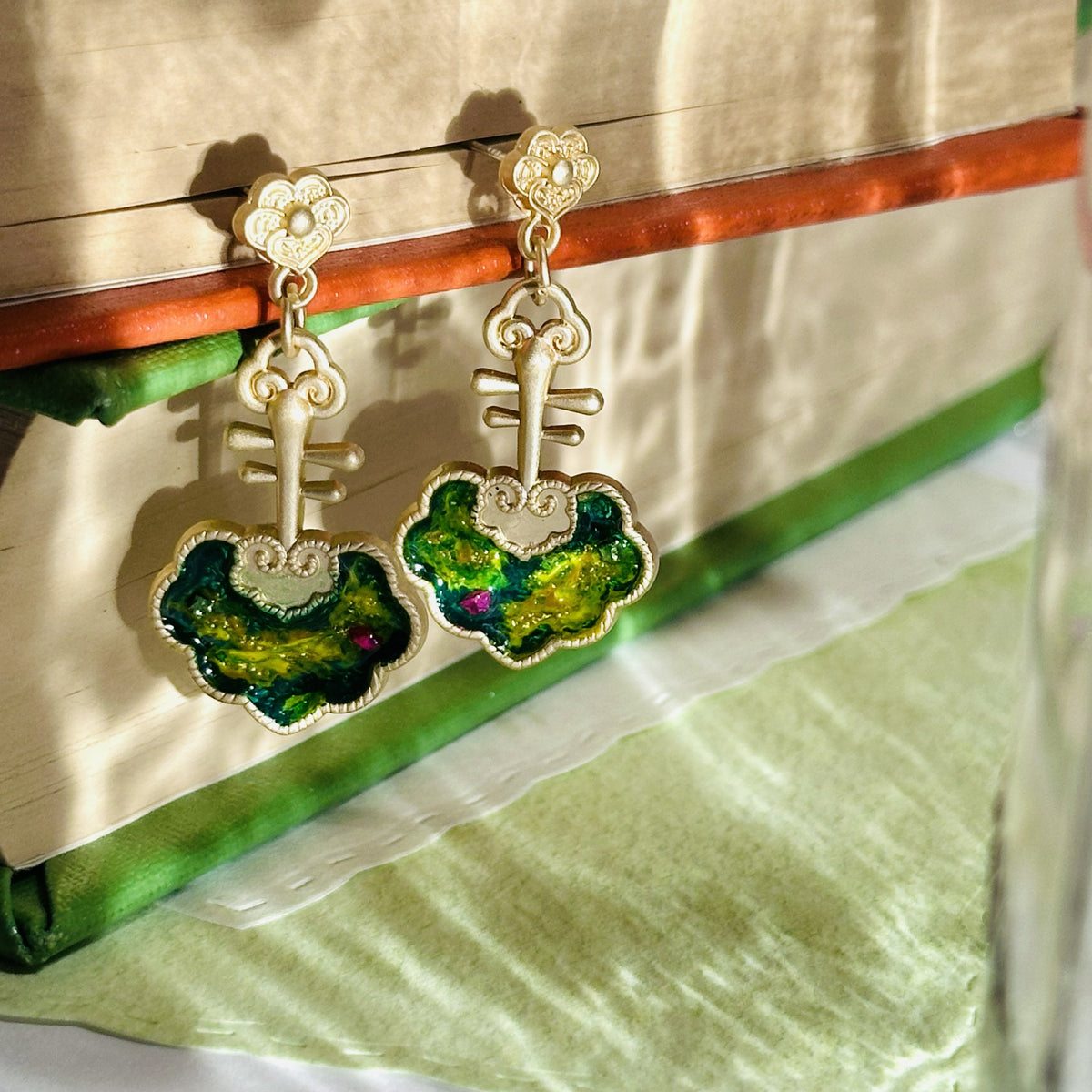 Ruyi Lock Earring