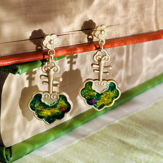 Ruyi Lock Earring