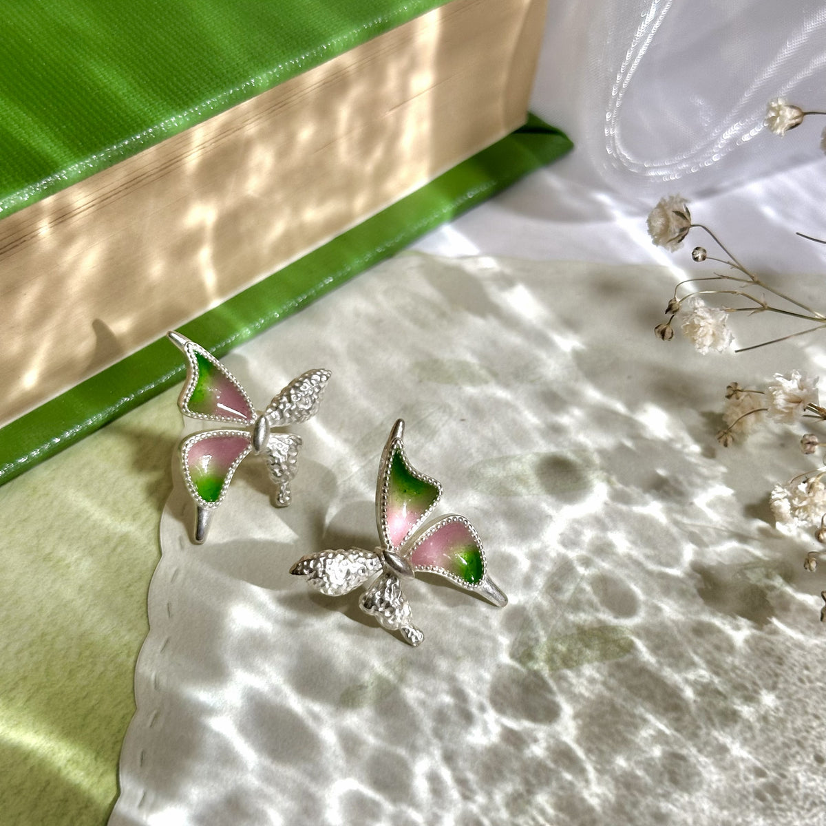Gradient Butterfly Earring （Pinky Green）