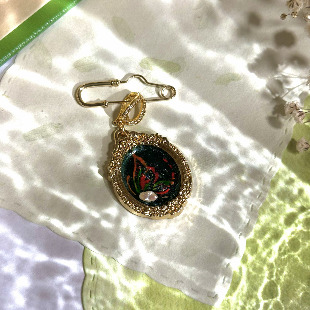 2-in-1 Vintage Butterfly in Frame Brooch